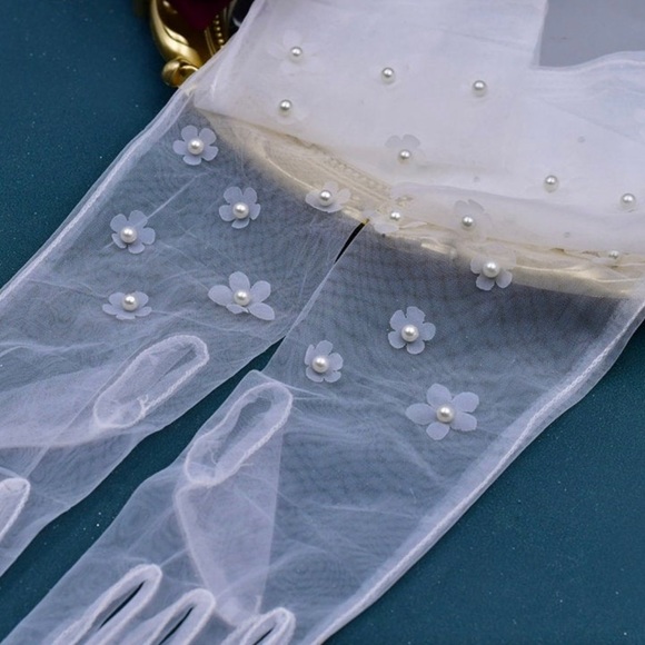 Pearl Long Tulle Bridal Gloves - Picture 3 of 3